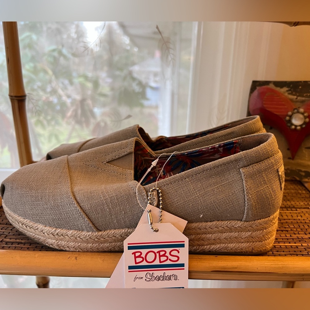Bobs Sketchers Memory Foam Womens Shoes Size 8.5 Taupe Espadrille Slip ons